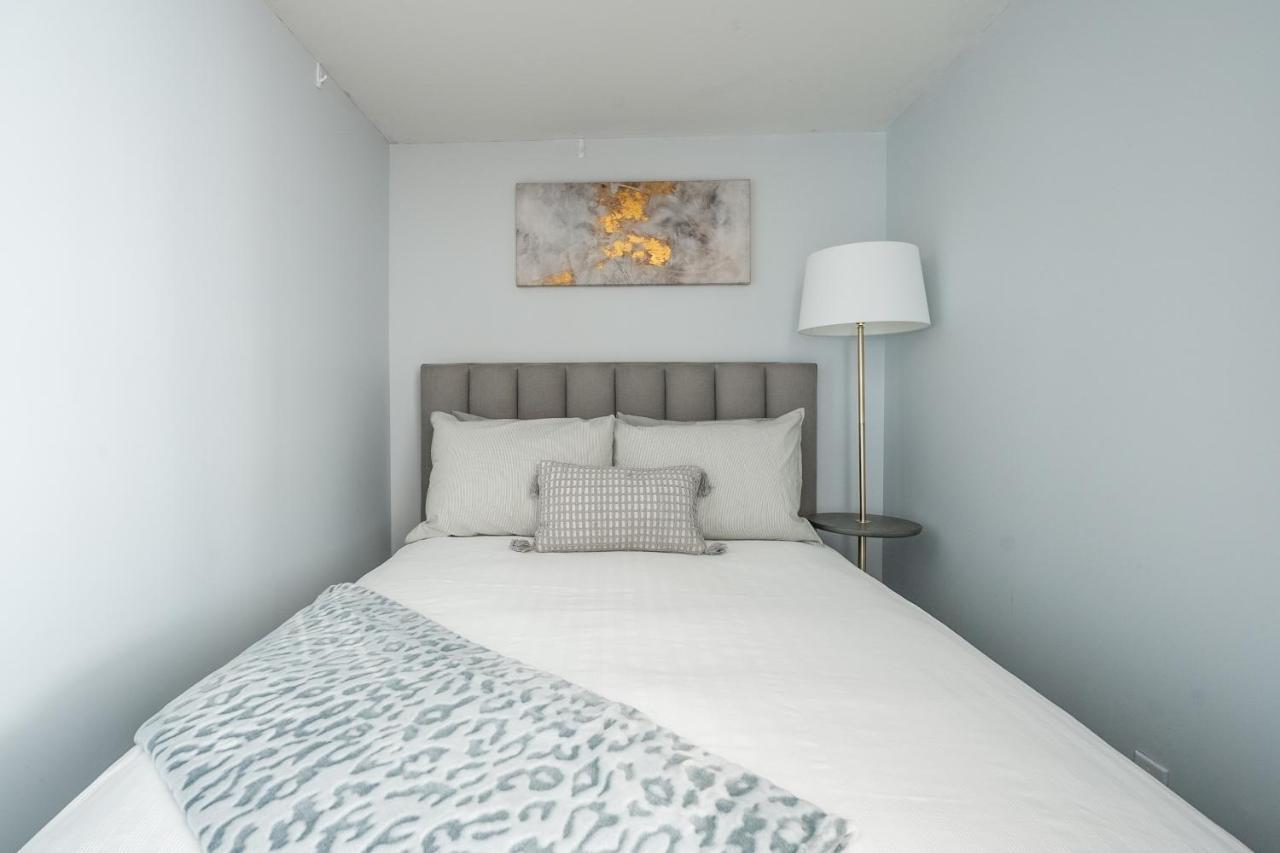 Globalstay Yonge St Condos โตรอนโต ภายนอก รูปภาพ