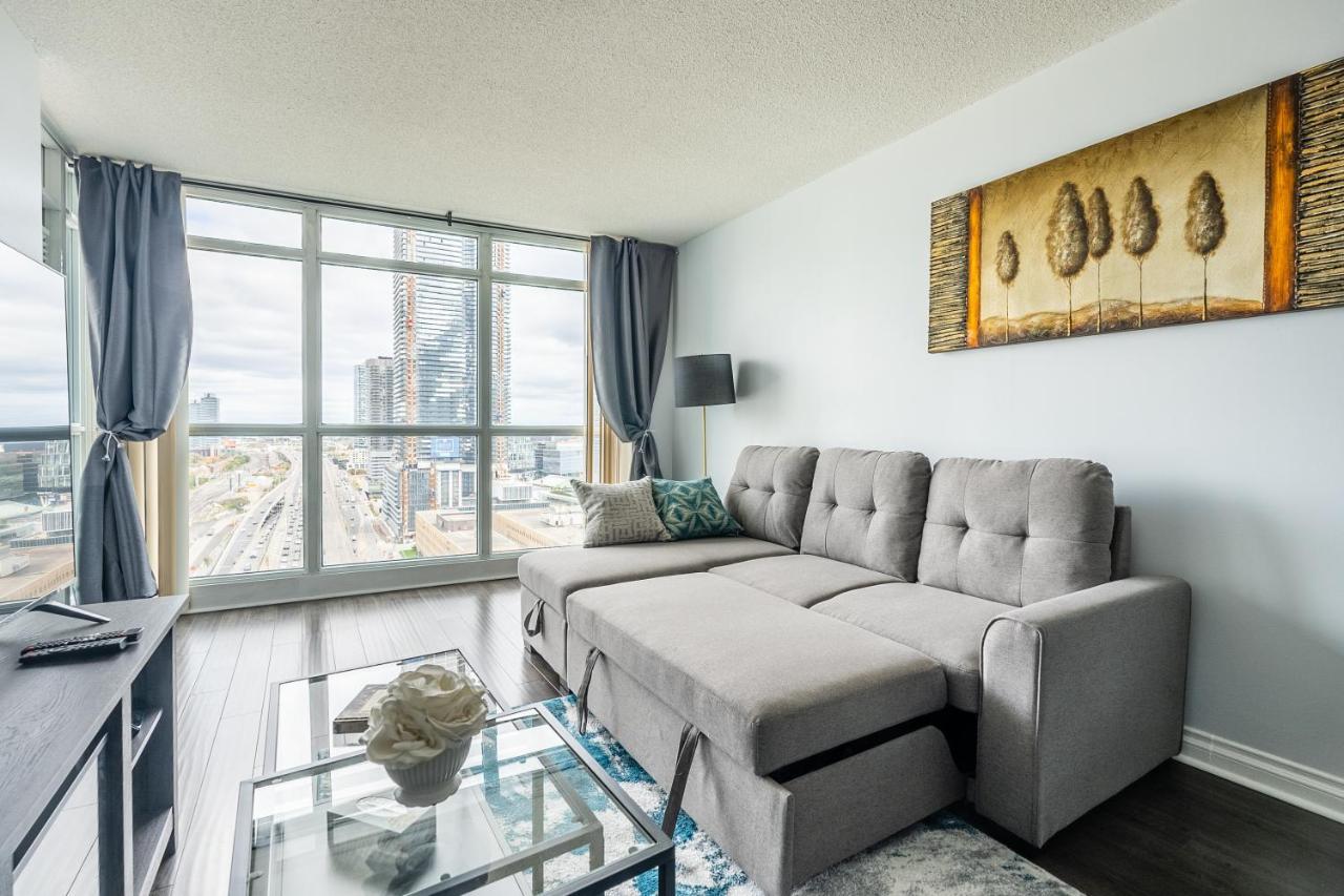 Globalstay Yonge St Condos โตรอนโต ภายนอก รูปภาพ