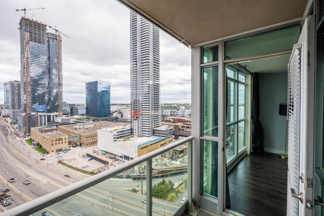 Globalstay Yonge St Condos โตรอนโต ภายนอก รูปภาพ