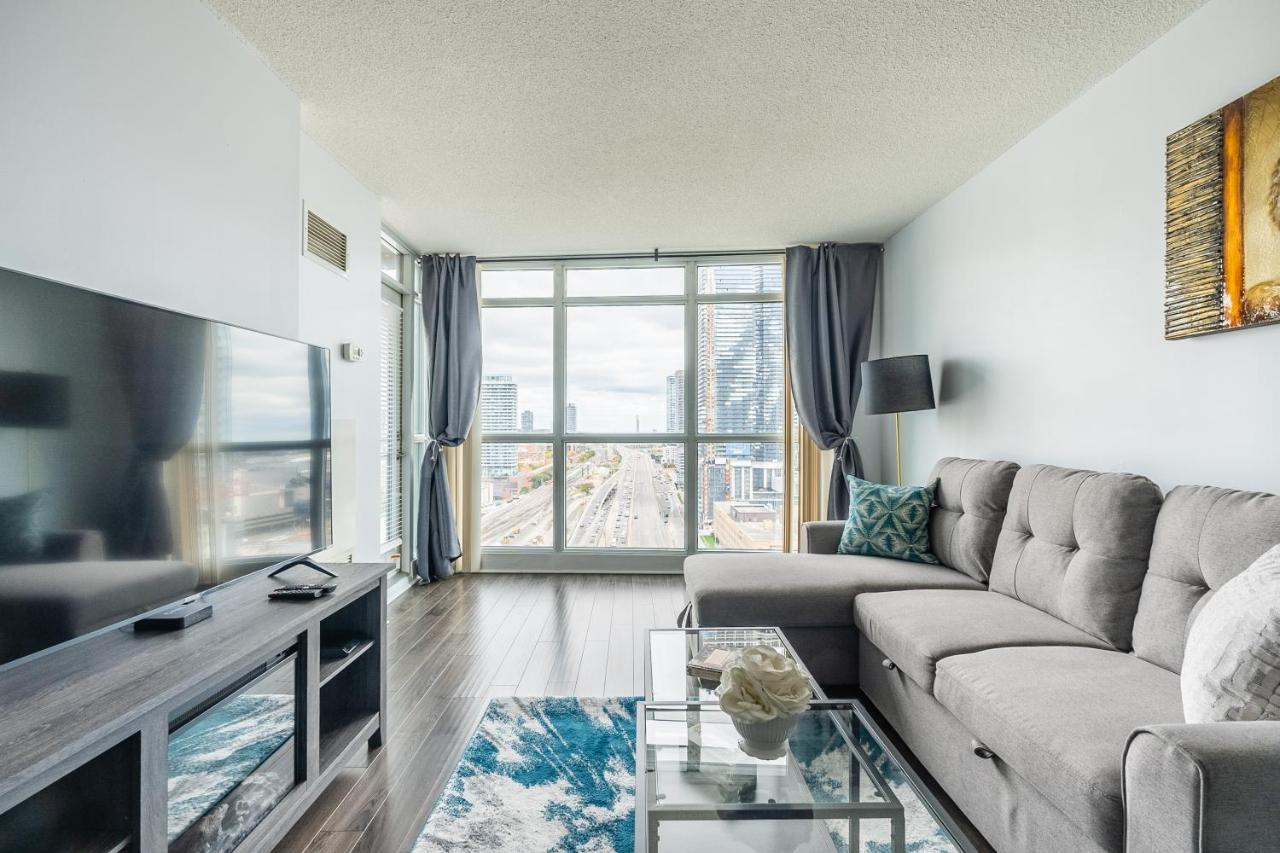Globalstay Yonge St Condos โตรอนโต ภายนอก รูปภาพ