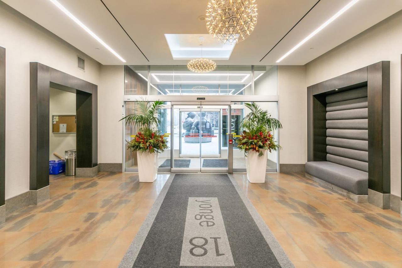 Globalstay Yonge St Condos โตรอนโต ภายนอก รูปภาพ