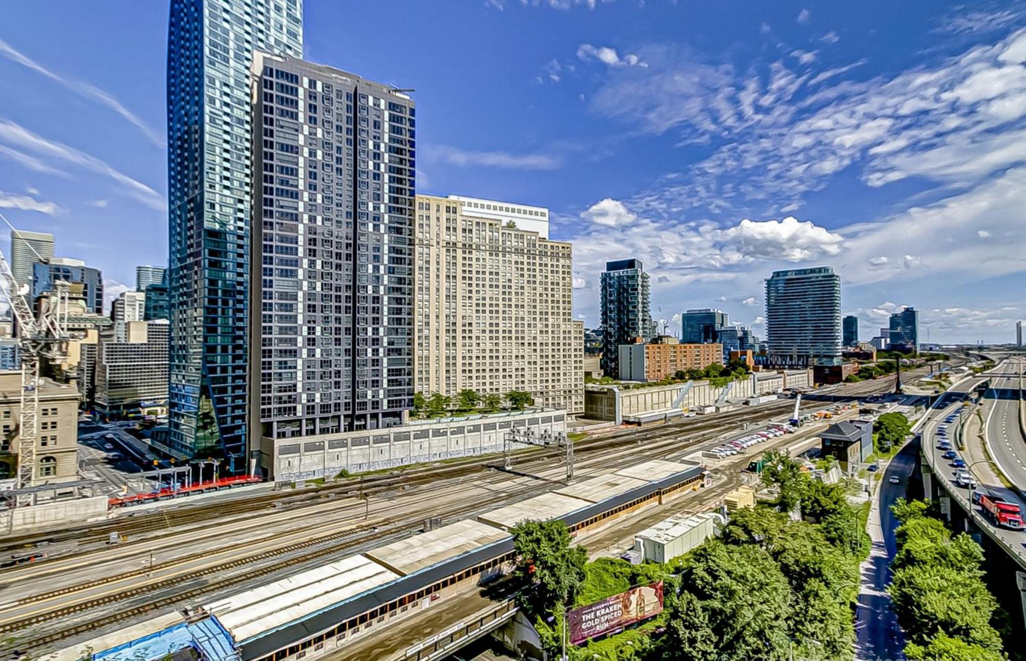 Globalstay Yonge St Condos โตรอนโต ภายนอก รูปภาพ