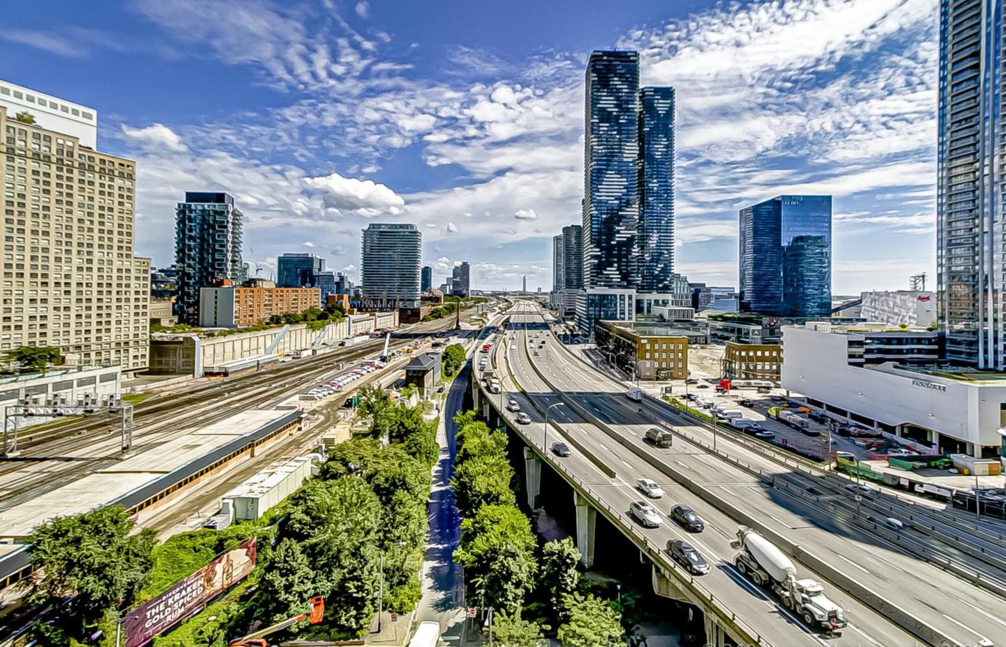 Globalstay Yonge St Condos โตรอนโต ภายนอก รูปภาพ