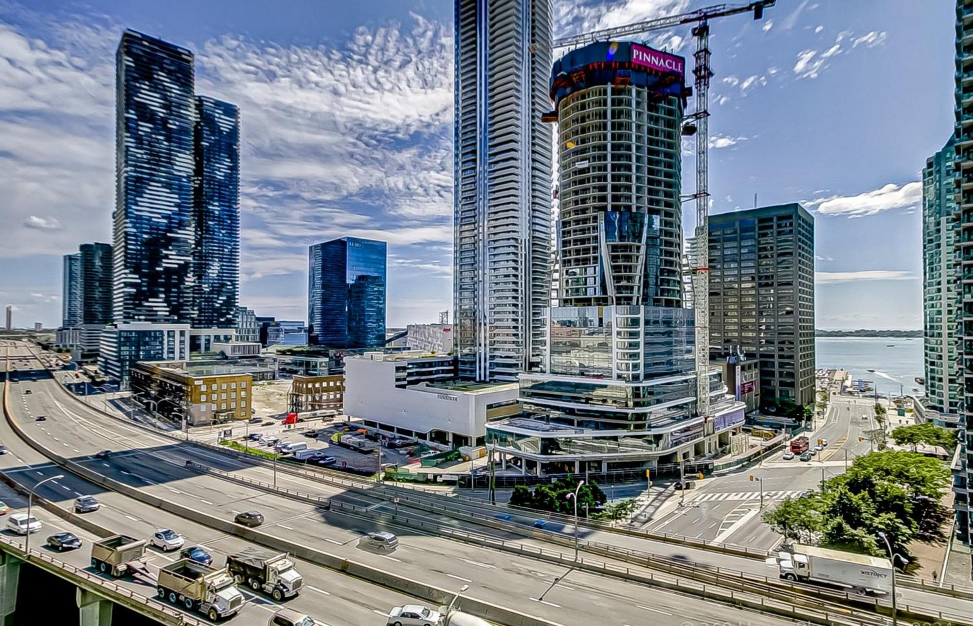 Globalstay Yonge St Condos โตรอนโต ภายนอก รูปภาพ